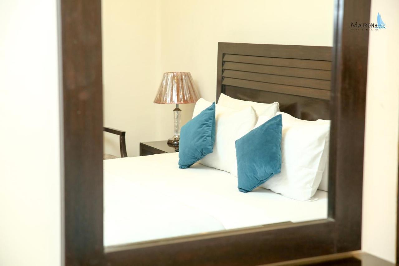 Hotel Mairona Gulberg Lahore Exterior foto